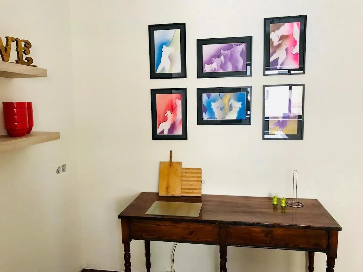 Apartment Central Comfort - 4 Bdr Apartment, Artfully Designed Gzira