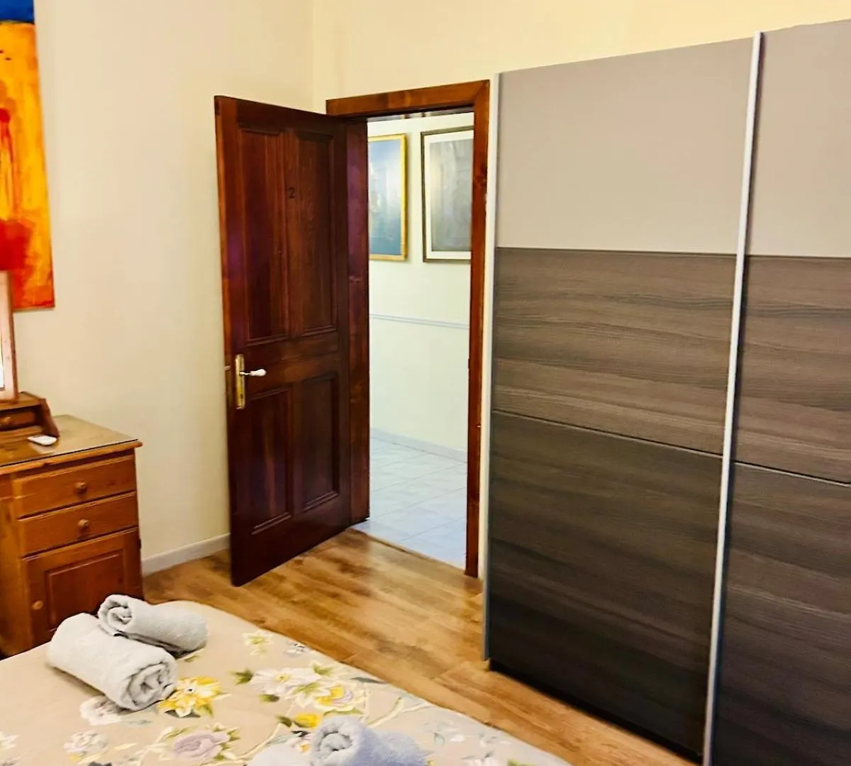 Central Comfort - 4 Bdr Apartment, Artfully Designed Gzira
