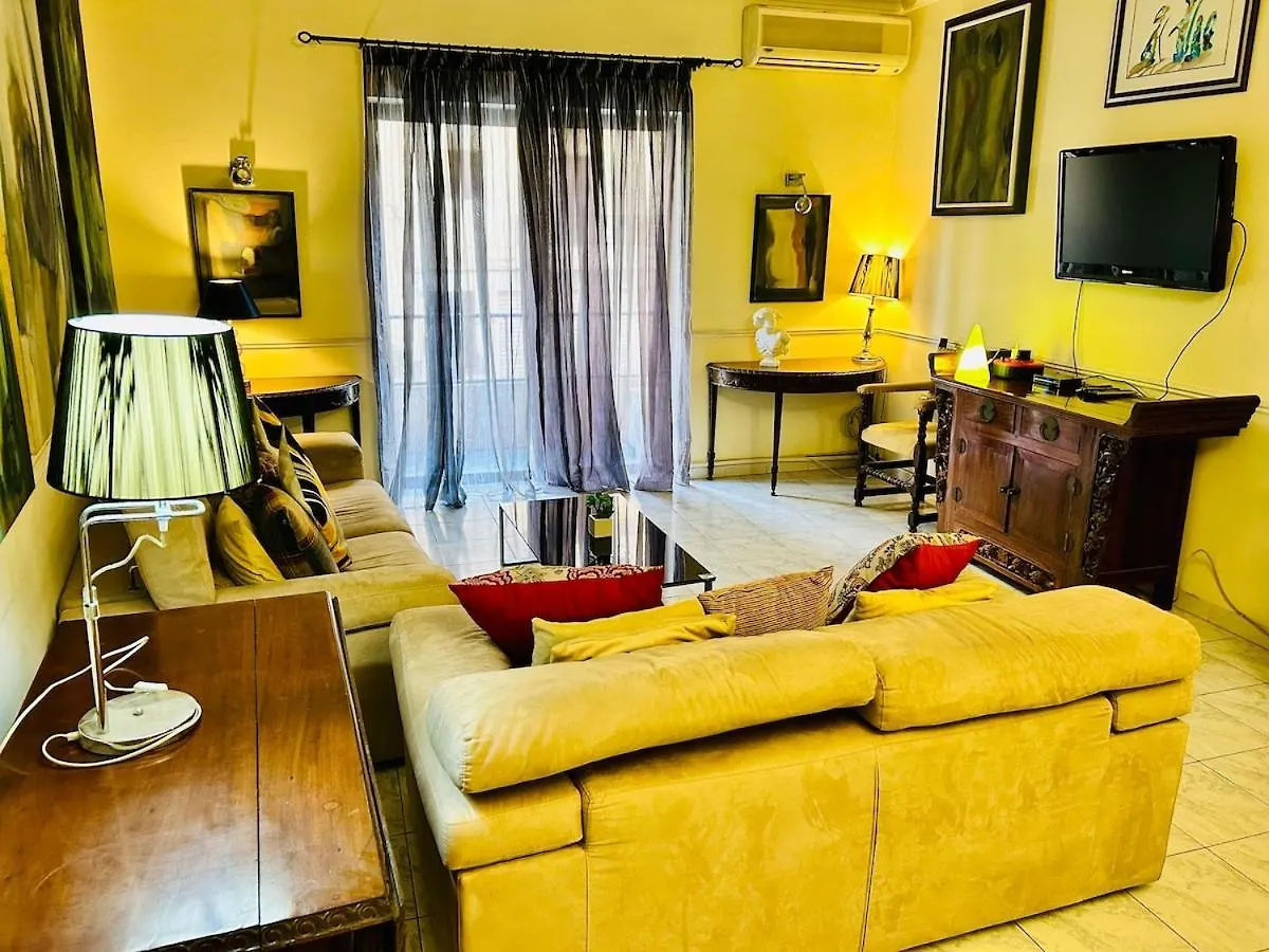 Central Comfort - 4 Bdr Apartment, Artfully Designed Gzira Malta