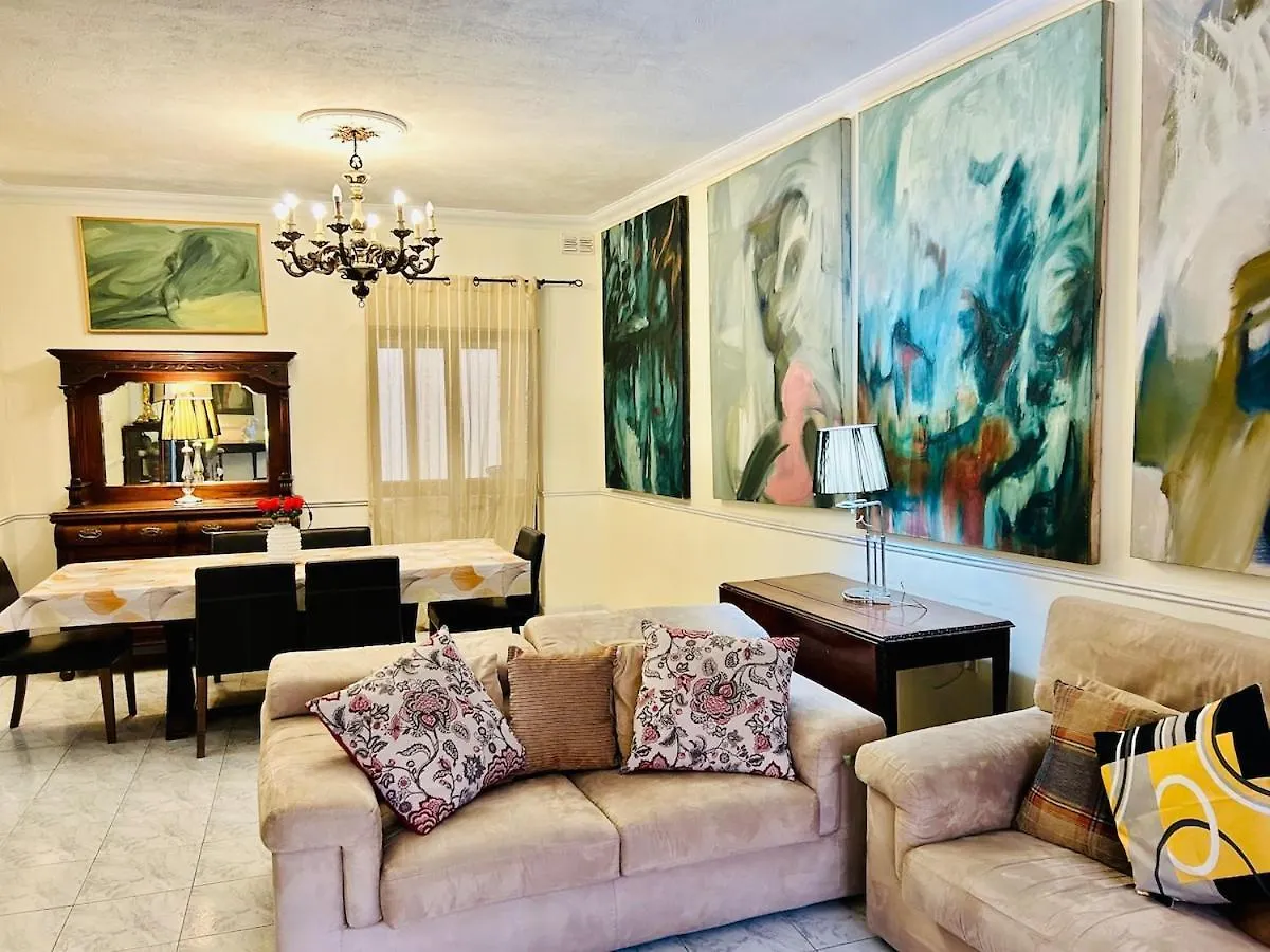 Central Comfort - 4 Bdr Apartment, Artfully Designed Gzira 0*,  Malta
